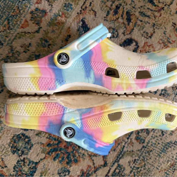 CROCS Blue and Yellow Water Shoes Ultimate Comfort - Picture 2 of 6